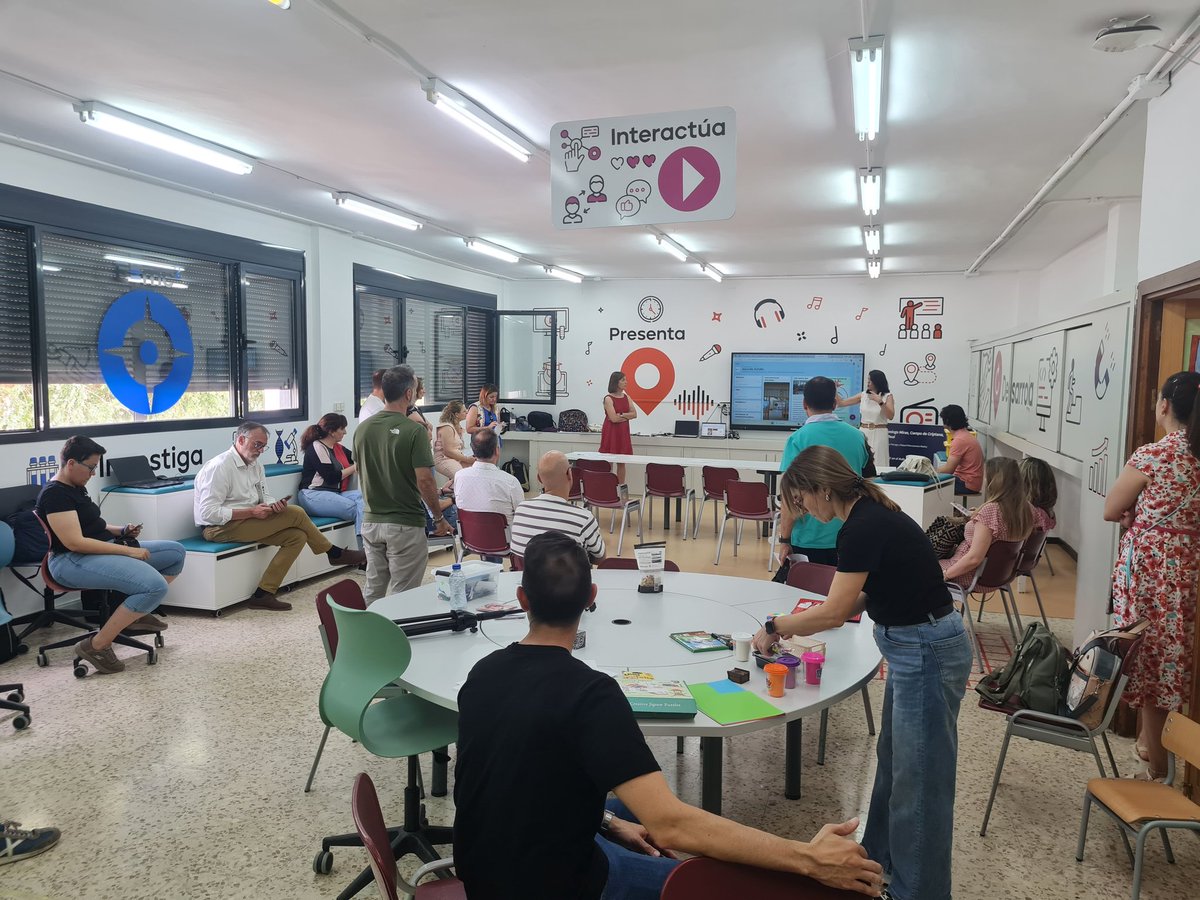 Sergio-MaestroEF (@sergiomaestroef) on Twitter photo Hoy nos han vuelto a visitar docentes de diferentes centros de la provincia dentro de las jornadas de Aula del Futuro
#Adf #Auladelfuturoclm
<a href="/CRFPCLM/">Centro Regional de Formación del Profesorado</a> Hoy nos han vuelto a visitar docentes de diferentes centros de la provincia dentro de las jornadas de Aula del Futuro
#Adf #Auladelfuturoclm
<a href="/CRFPCLM/">Centro Regional de Formación del Profesorado</a>
