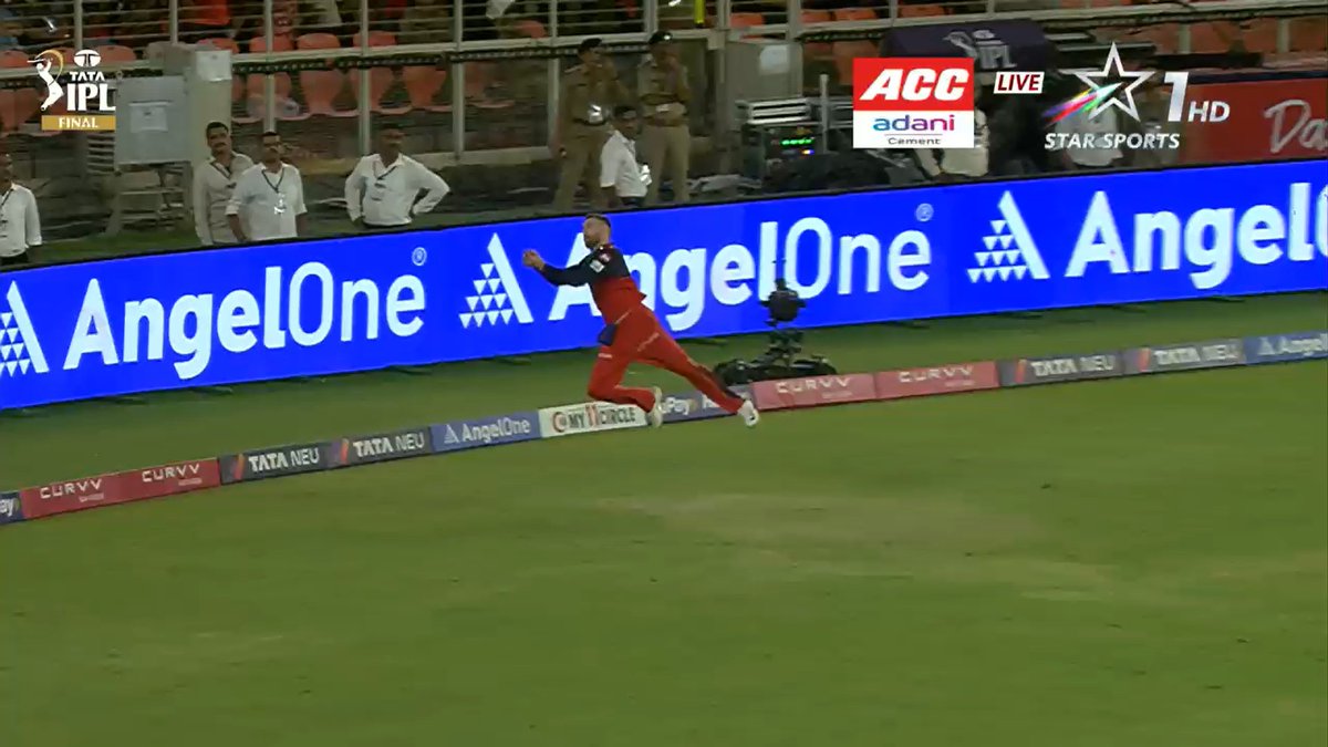 mufaddal_vohra's tweet photo. PHIL SALT, WHAT A CATCH IN THE FINAL. https://t.co/jvzY5scIL7