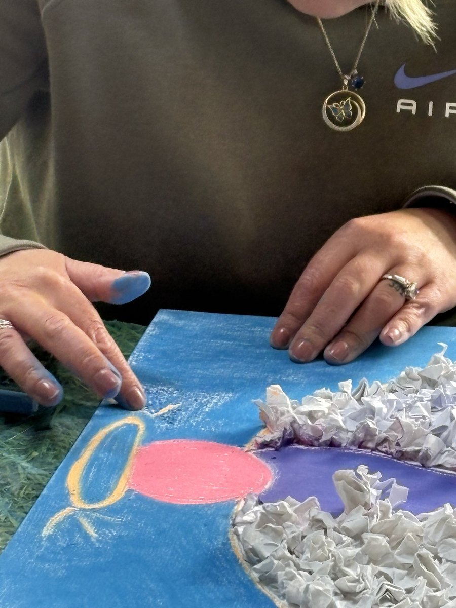 MS Argyll Snowdrop Centre (@msargyll) on Twitter photo Another relaxing therapeutic art session today, ‘Letting Go’ of the emotional baggage we carry.
Today’s session was inspired by the work of artist Erica Pang.
Thanks to <a href="/Argyll_ButeTSI/">Argyll&Bute TSI</a> Community Fund for funding the various therapeutic art sessions we are currently offering. Another relaxing therapeutic art session today, ‘Letting Go’ of the emotional baggage we carry.
Today’s session was inspired by the work of artist Erica Pang.
Thanks to <a href="/Argyll_ButeTSI/">Argyll&Bute TSI</a> Community Fund for funding the various therapeutic art sessions we are currently offering.