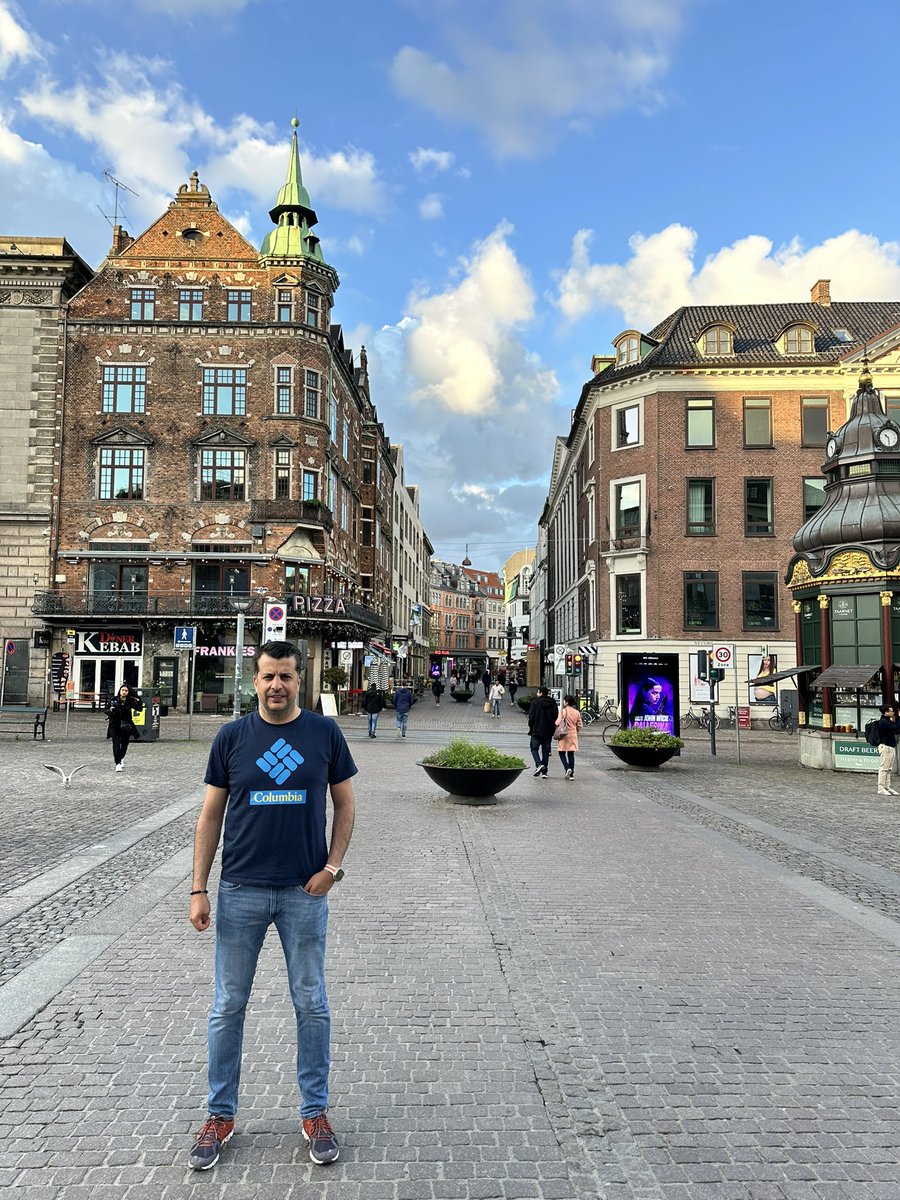 Kopenhag’da son turlar atıldı ve üç ülke üç başkenti kapsayan tatilimiz sona erdi. Çok güzel anılar, hikayeler biriktirdik. En çok Oslo’yu sevdik. Oslo çok sakin geldi bize.  Stokholm tam bir şehir. Metro, kalabalık, büyüklük ile daha şehir havası var. Kopenhag ikisinin