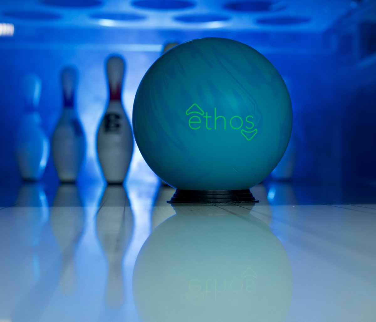 First ball out of the bag vibes with the Ethos Solid.
#BrunswickBowling #EthosSolid 06.12.2025