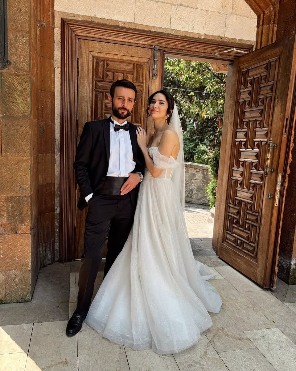 sendenayrilali's tweet photo. yılmaz bir ferman efsanesi ✨
çok güzeldiniz, çok özeldiniz. sizi izlemek o kadar keyifliydi ki bazen sizinle güldüm bazen de sizinle ağladım.. ve şimdi son kez sizinle olacağız, o evrende çok mutlu olun Afetgül'e ve kendinize iyi bakın 🥹🫶🏻
#BirGeceMasalı • #EfMan | @Edalizist https://t.co/EbDo5qSg4A