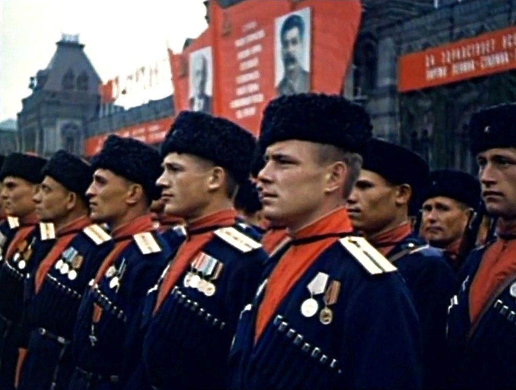 А эти казаки от куда? 
Менты подбросили?