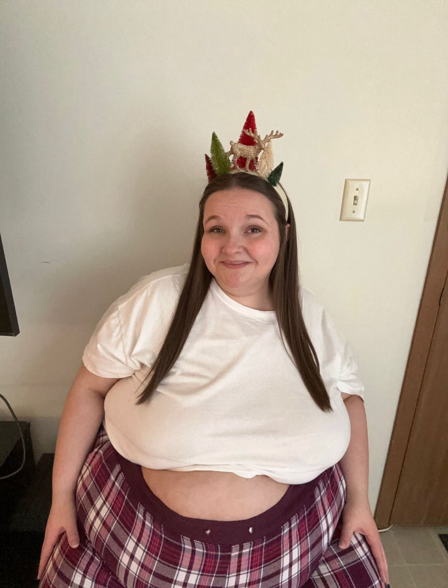 Nobody wants to date a big girl 😫 would you?