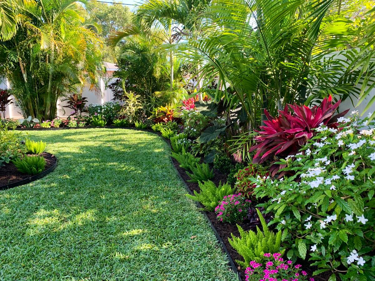 Regardless of the space, your garden can be like this one.