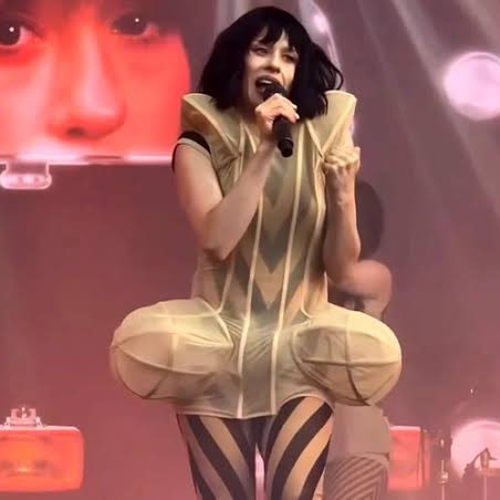 he walked so she could run