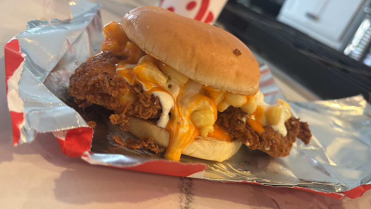 The left couldn’t comprehend how good this shit is about to taste plus I hate gay people. #TheChick