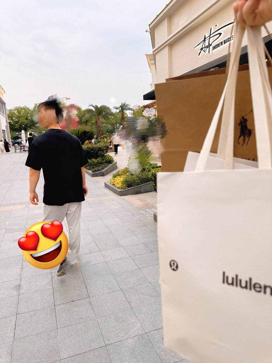 🤨🤨 tweet media