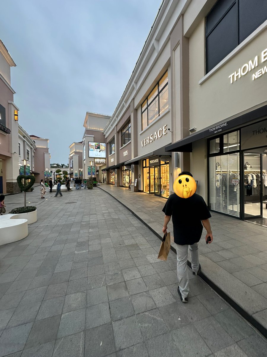 🤨🤨 tweet media