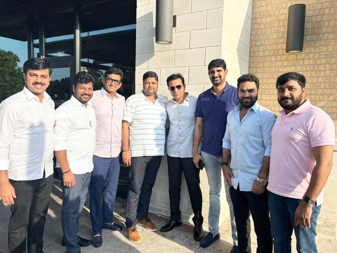 BRSAbhilash's tweet image. Refueling before the next round of meeting. 

#BreakTime #starbucks