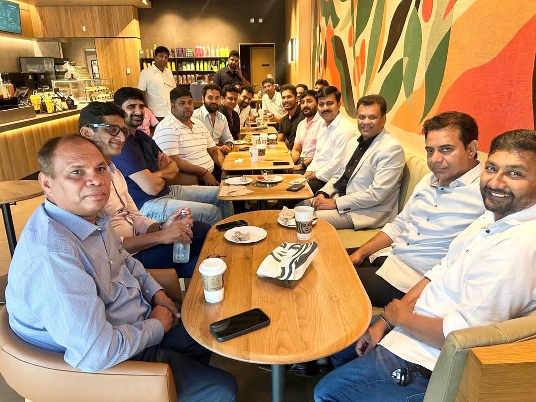 BRSAbhilash's tweet image. Refueling before the next round of meeting. 

#BreakTime #starbucks