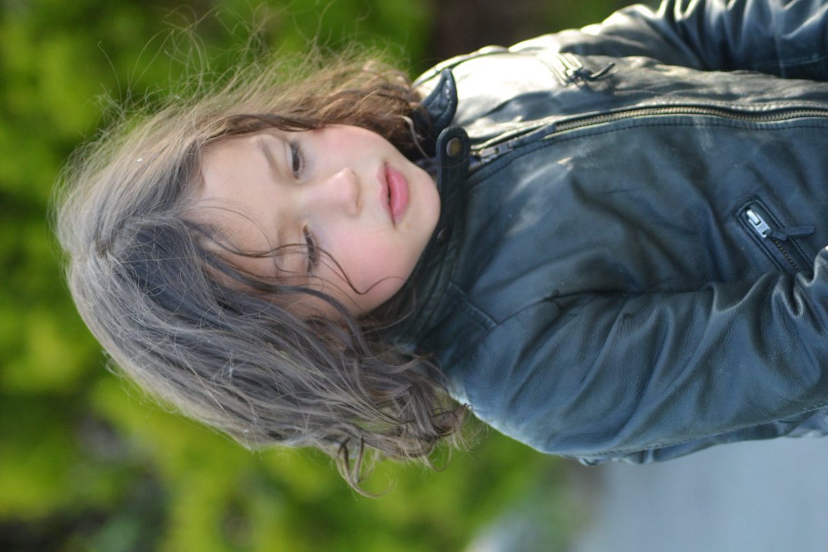 AdelaEdithDarcy's tweet image. That coat was once belonging to a real Prince. (when you got a Royal nanny in the family) Here is Alistair in the garden.