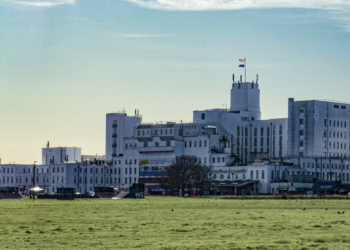 🌟Big news for nearby St Helier Hospital!🌟

✅ A multi-million pound government investment is on the way, after years of Merton Labour campaigning and a recent meeting with the Health Minister.

Vital upgrades will modernise the hospital and boost care.

wimbledonlabour.org.uk/news/merton-la…