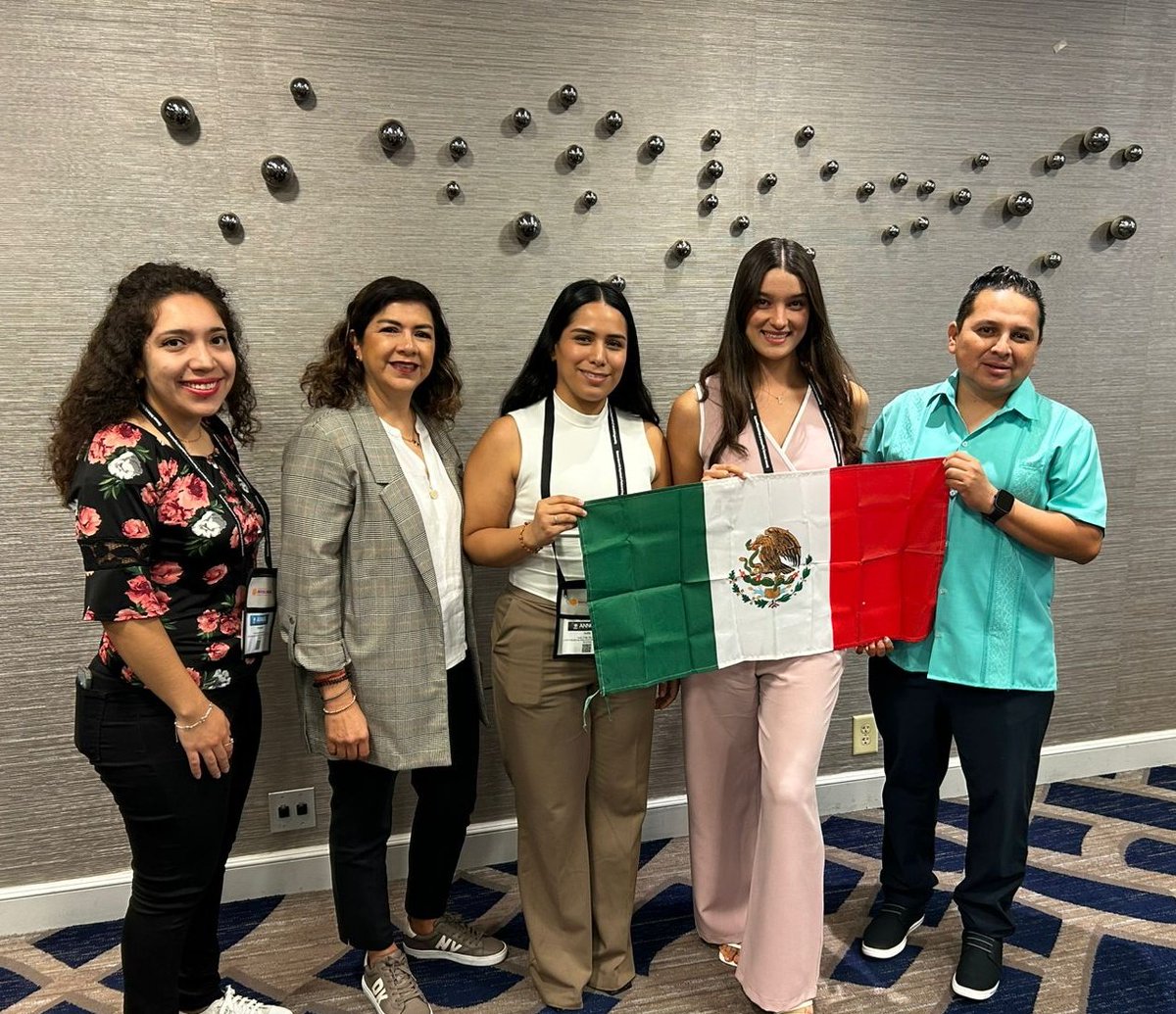 NestorEdelaG's tweet image. Tenemos 2 mujeres, alumnas de la @UPSLP_MX dentro de l@s 3 mejores estudiantes de ingeniería DEL MUNDO. En la UPSLP desarrollamos talentos ¡#SINLÍMITES!  #OrgulloUPSLP 
@RGC_Mx