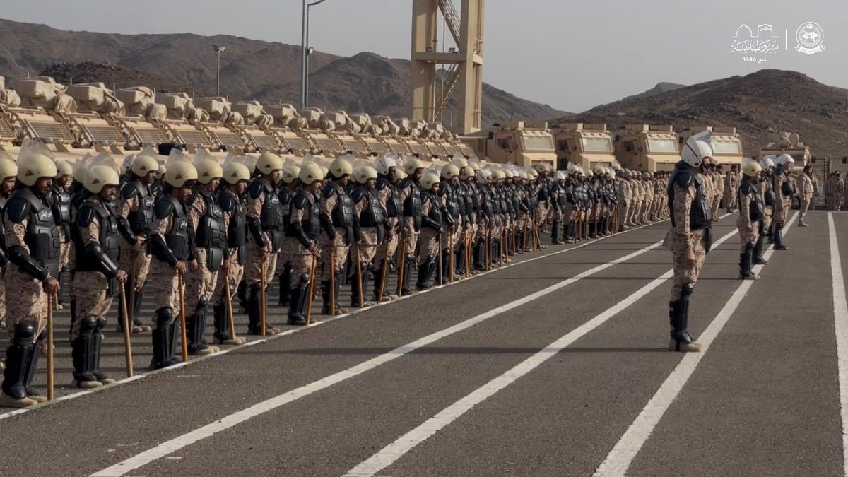 بتوجيه من الأمير #عبدالله_بن_بندر وزير الحرس الوطني، معالي رئيس الجهاز العسكري الفريق الركن صالح الحربي يتفقد وحدات الحرس الوطني بالقطاع الغربي للتأكد من جاهزية القوات المشاركة في مهمة الحج لعام 1446هـ

#وزارة_الحرس_الوطني 
#يسر_وطمأنينة