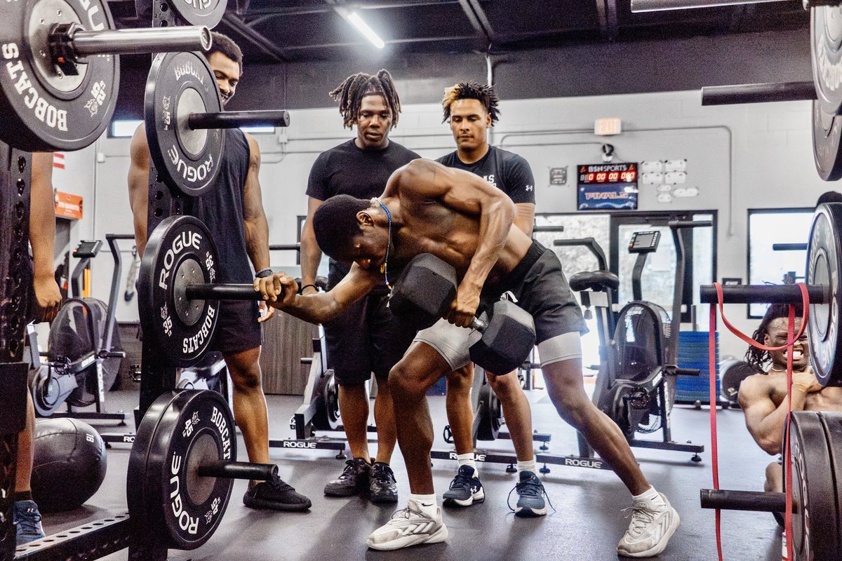 STU_Football's tweet image. Back at it😤

#STUFootball // #RaiseTheStandard