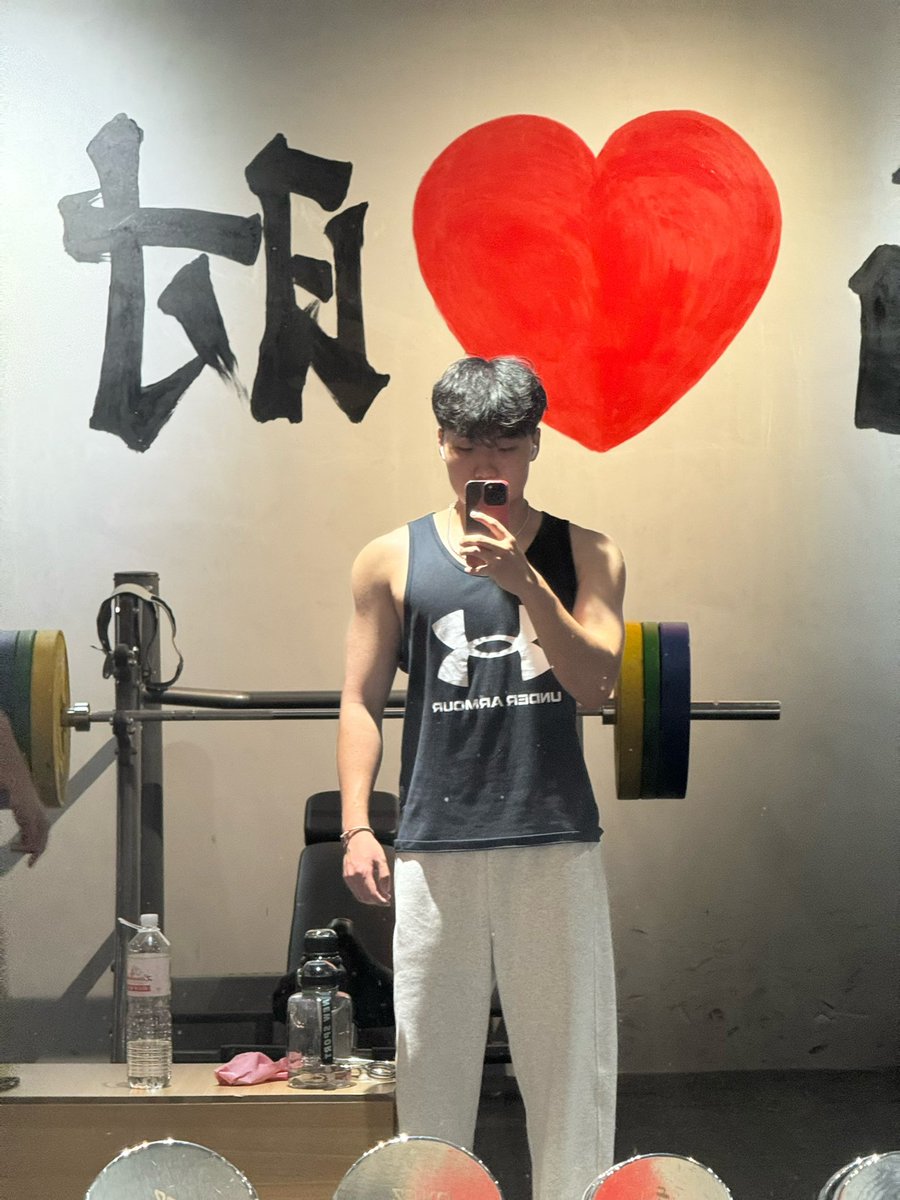 pcdabiaoge's tweet photo. 感觉越练越小了 https://t.co/uwy0aWzpo2