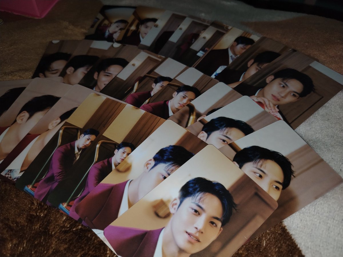 bookkeubabe's tweet photo. papo: wala akong mingyu pc
also papo: inuwian bigla ng 24 na mingyu 😭

Thank you so much po, ma @Grldn1213! 🩷 First carver (w/pcs) ko po ito and look, si Mingyu pa! As a sticker girlie, super appreciated din po 'yung freebies, idagdag niyo pa na bias line ko lahat!
#grldn_proof https://t.co/E7La0eByN0