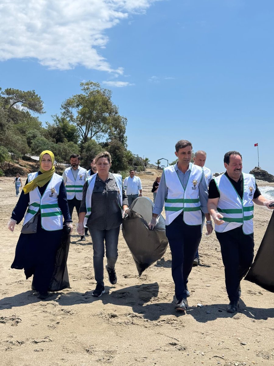 Mersin Çevre Şehircilik Politikaları Başkanlığı (@cevrebaskanl) on Twitter photo 5 Haziran Dünya Çevre Haftası kapsamında Anamur ve Bozyazı ilçe teşkilatlarımız ile birlikte Doğa yürüyüşü ve Çevre Temizliği ile
Doğaya olan katkımızı artırmak umudu ile...
<a href="/AdemAldemir33/">Adem Aldemir🇹🇷</a>
<a href="/mrefikbagsiz/">Refik bağsız</a>
<a href="/GkhanZor14/">Gökhan ZOR</a>
<a href="/_burakbulut/">Burak Bulut</a> 5 Haziran Dünya Çevre Haftası kapsamında Anamur ve Bozyazı ilçe teşkilatlarımız ile birlikte Doğa yürüyüşü ve Çevre Temizliği ile
Doğaya olan katkımızı artırmak umudu ile...
<a href="/AdemAldemir33/">Adem Aldemir🇹🇷</a>
<a href="/mrefikbagsiz/">Refik bağsız</a>
<a href="/GkhanZor14/">Gökhan ZOR</a>
<a href="/_burakbulut/">Burak Bulut</a>