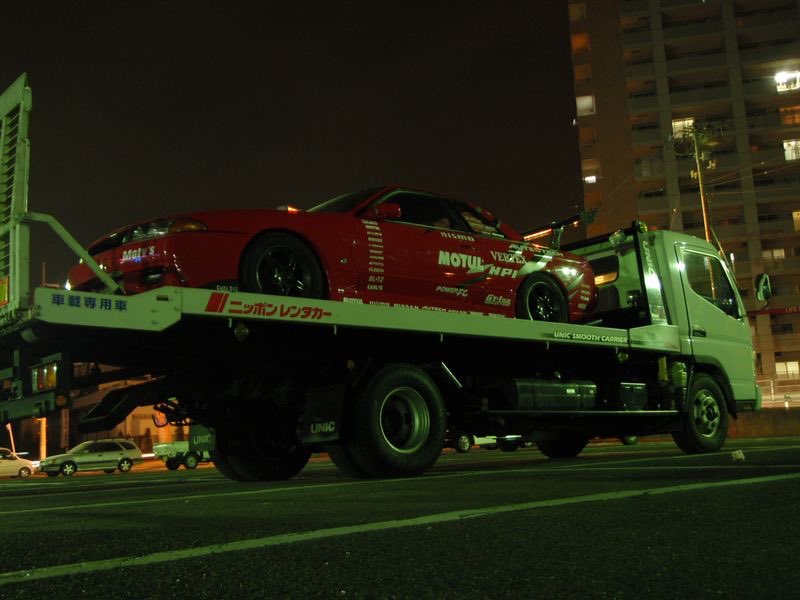 仙台ハイランドに行く時と筑波に行く時とかな。もちろんフルフラット。
 #積載車の上はカッコ良くみえる