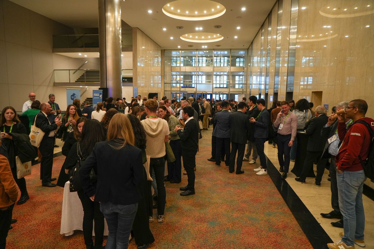 Kicking off the afternoon at #PTCOG63!

🕑 14:00–15:30 | 📍 Buen Ayre B&amp;C
Combined Session chaired by Robert Mutter &amp; Andres J. Kreiner:
🔹 BNCT Primer – Sara González
🔹 FLASH Primer – Alejandro Mazal
🔹 Spatial Fractionation – Yolanda Prezado

#ParticleTherapy #BNCT #FLASHRT
