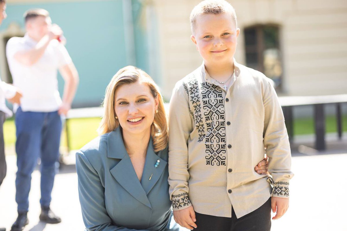 🇺🇦 Zelensky: This year we are starting a new tradition – the “Future of Ukraine” award. 

Every year we will award it to our children – good, worthy, who have shown themselves in difficult life circumstances and during the circumstances caused by the war.

We met with children