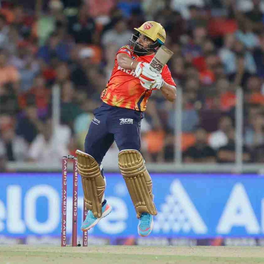cric_flip's tweet photo. Prabhsimran c Bhuvneshwar b Krunal Pandya 26(22) #ViratKohli𓃵 #RCBvsPBKS #PBKSvsRCB #PBKS #IPLFinal #iplfinal2025 #rajatpatidar #RCBvPBKS #PBKSvRCB #NarendraModiStadium #ShreyasIyer #RajatPatidar #Ahmedabad #PlayBold #IPL2025 #RCBvPBKS #Salt #SherSquad #ChrisGayle #PreityZinta https://t.co/LIXVn5GyyQ