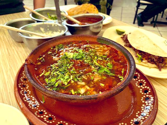 El amor puede esperar la birria no porque se enfría ! ✌️