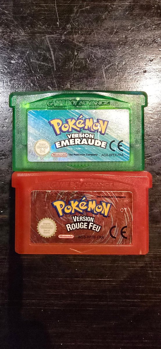 Bon, car personne ne me la demander voici un thread pour ne pas/plus vous faire avoir par des fausses cartouche de jeux GBA. On va voir plusieurs points ensemble pour vérifier a distance l'authenticité d'une cartouche.
(Les indices seront triés du plus fiable au moins fiable)