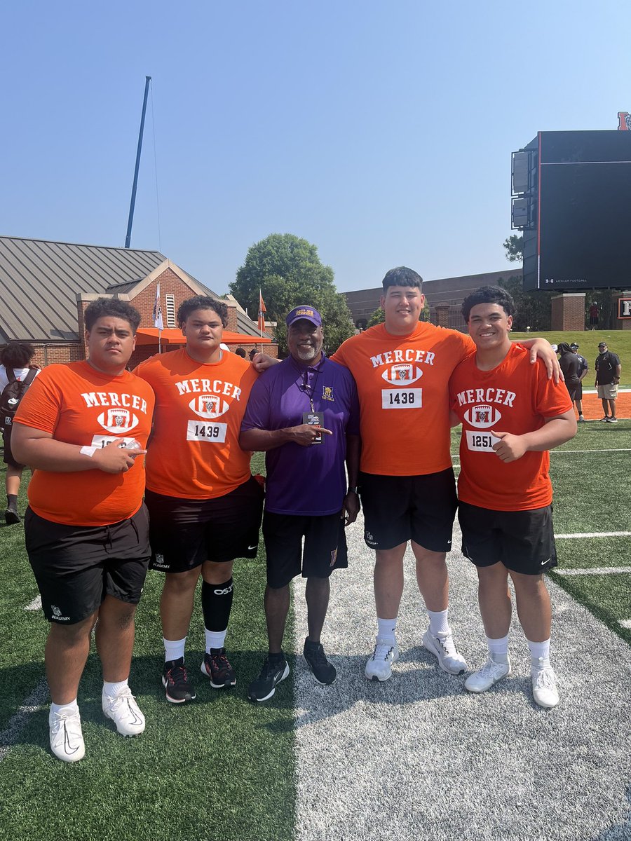 Had a great chat today with <a href="/Kwray54/">Coach Kenny Ray</a> at Mercer mega camp <a href="/MercerFootball/">Mercer Football</a>.

<a href="/NFLAcademy/">NFL Academy</a> <a href="/milescollegefb/">Miles Golden Bears Football</a>

#nflacademy #mercermegacamp #mercerfootball