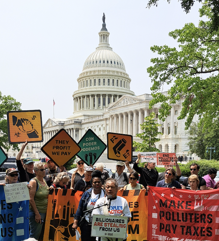 📢 LIVE FROM DC: We’re in the streets saying NO DEAL FOR BIG OIL BILLIONAIRES! No cuts to Medicaid, SNAP, or Head Start while oil CEOs rake in record profits. #NoDealForBigOil #PeopleOverProfits