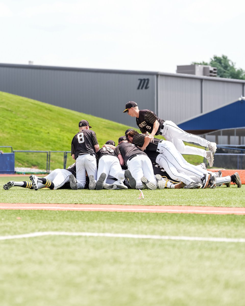 C1⚾️ ST. ELIZABETH RETURNS TO GLORY AND WINS THE CLASS 1 CHAMPIONSHIP!!
.
⚾️🏆