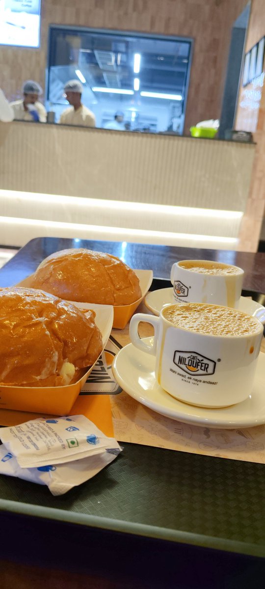 srirama_03's tweet photo. #niloufer 🦋 #bunmaska ✨ #chai ✅
#hitechcityniloufer https://t.co/BP845M5WwC