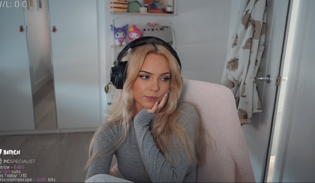 omg omgomg im live back from twitchcon! I WANT TO PLAY LEAGUE ! duo q today with big bulgarian man cool cool cool

twitch.tv/baffylol