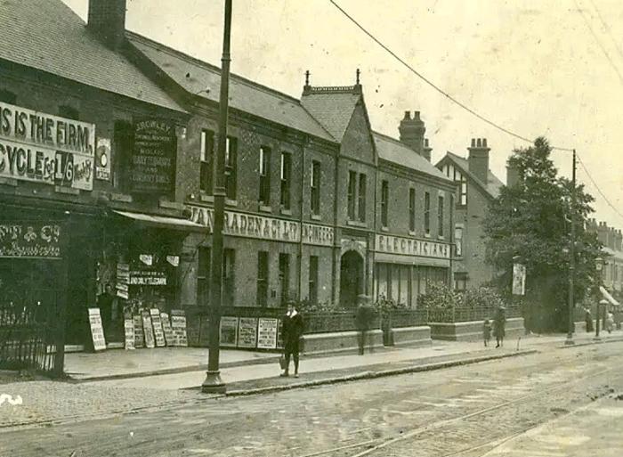 radenite's tweet photo. WW1 in recent memory and the looming German threat on the horizon, Van Raden &amp; Co. changed its name to Radenite Batteries in September 1936.

The factory in Foleshill Road, Coventry before the name change. 940m from Swallow Sidecar Company (SS Cars); which changed to Jaguar Cars. https://t.co/PQhWARH1JJ
