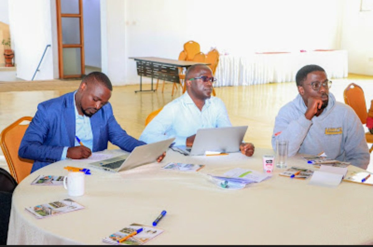 ChegeMLydia's tweet image. Day 2 of the NOREB &amp;amp; Nakuru Counties Youth Workshop ended on a high! 🌱
Morning sessions broke down climate finance structures &amp;amp; how youth can tap into available funding.Great teamwork as participants shaped local climate challenges into project ideas!
#ClimateActionKe🌱