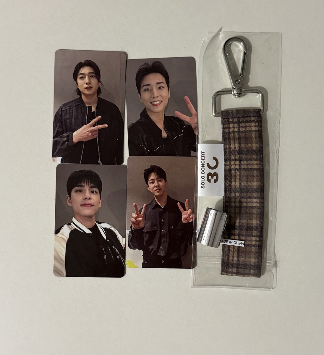 🩵 𝚈𝙾𝚄𝙽𝙶 𝙾𝙽𝙴 𝚜𝚎𝚊𝚜𝚘𝚗 𝟺 🩵 아름다운 여정 기념. . 

 방콕콘vip포카
+일콘 싸인 긴테
+성진솔콘 키링

#RT 만 해주세요
(반택 괜찮으신 분만!  -택배비 제가 부담해요-)