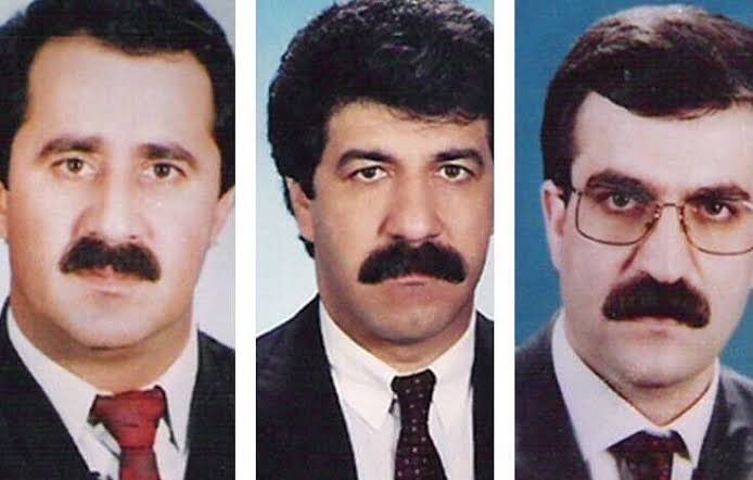 Bundan 31 yıl önce katledilen Kürt iş insanları Savaş Buldan, Adnan Yıldırım ve Hacı Karay'ı bir kez daha özlemle anıyorum. 

Yoğun bir siyasi gündemin içinde olsak da Kürt olmanın bedeli ile yazılan o karanlık tarihin hesabını sormaktan bir an olsun vazgeçmeyeceğiz. 

Her üç