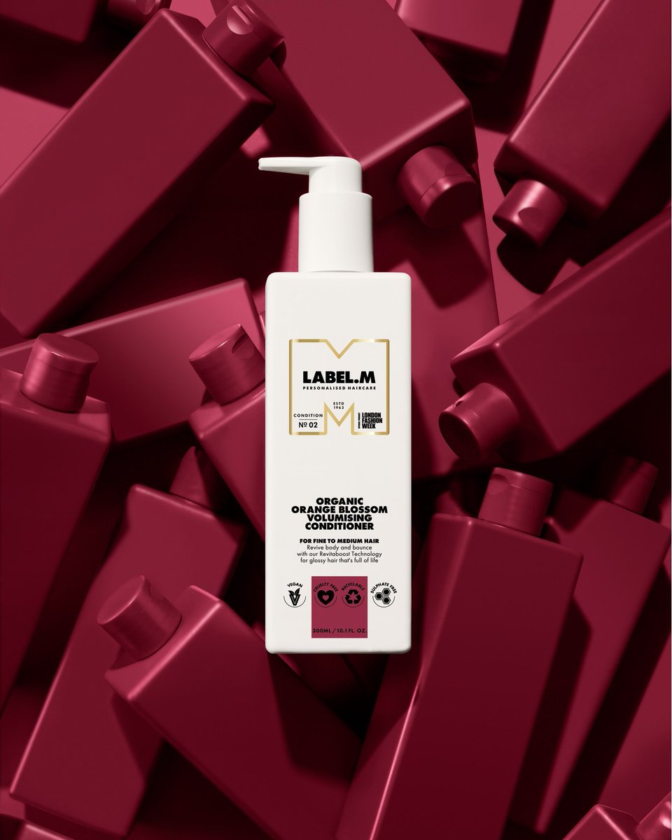 pierpaolohw's tweet image. Il conditioner con ingredienti biologici per capelli idratati, corposi e super morbidi ✨
Il suo segreto? Il Revitaboost Complex che aumenta il diametro di ogni singolo capello aumentando il volume dalle radici.
#LABELM #EmpoweringMe #hairvolume