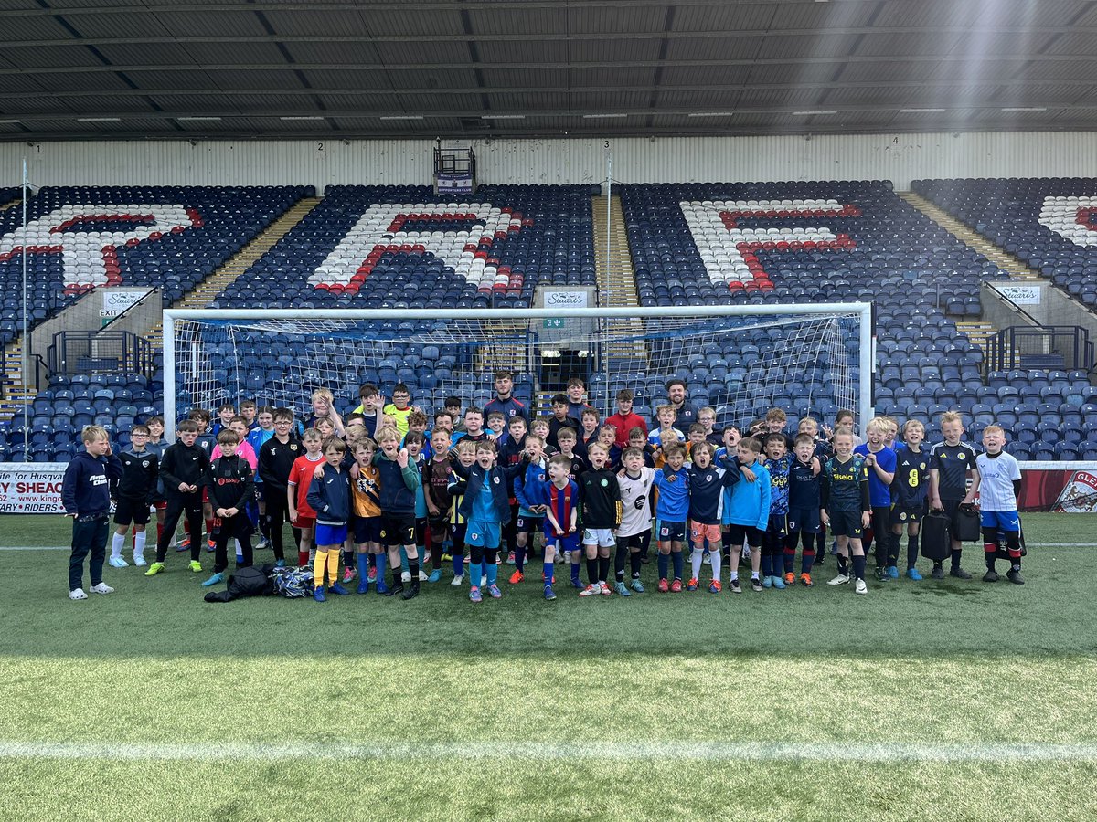 💙 𝙄𝙉-𝙎𝙀𝙍𝙑𝙄𝘾𝙀 𝘾𝘼𝙈𝙋 - 𝙎𝙀𝙇𝙇 𝙊𝙐𝙏

Another great milestone for the Foundation today, as we continued to provide fun, affordable and inclusive footballing environments for the youth of our community in the form of June’s In-Service Day camp 💪

Stark’s Park was