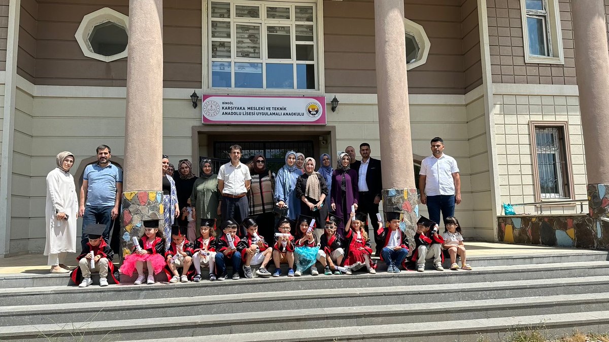 Anaokulumuzun Mezuniyet Töreni. Güle güle gençler.