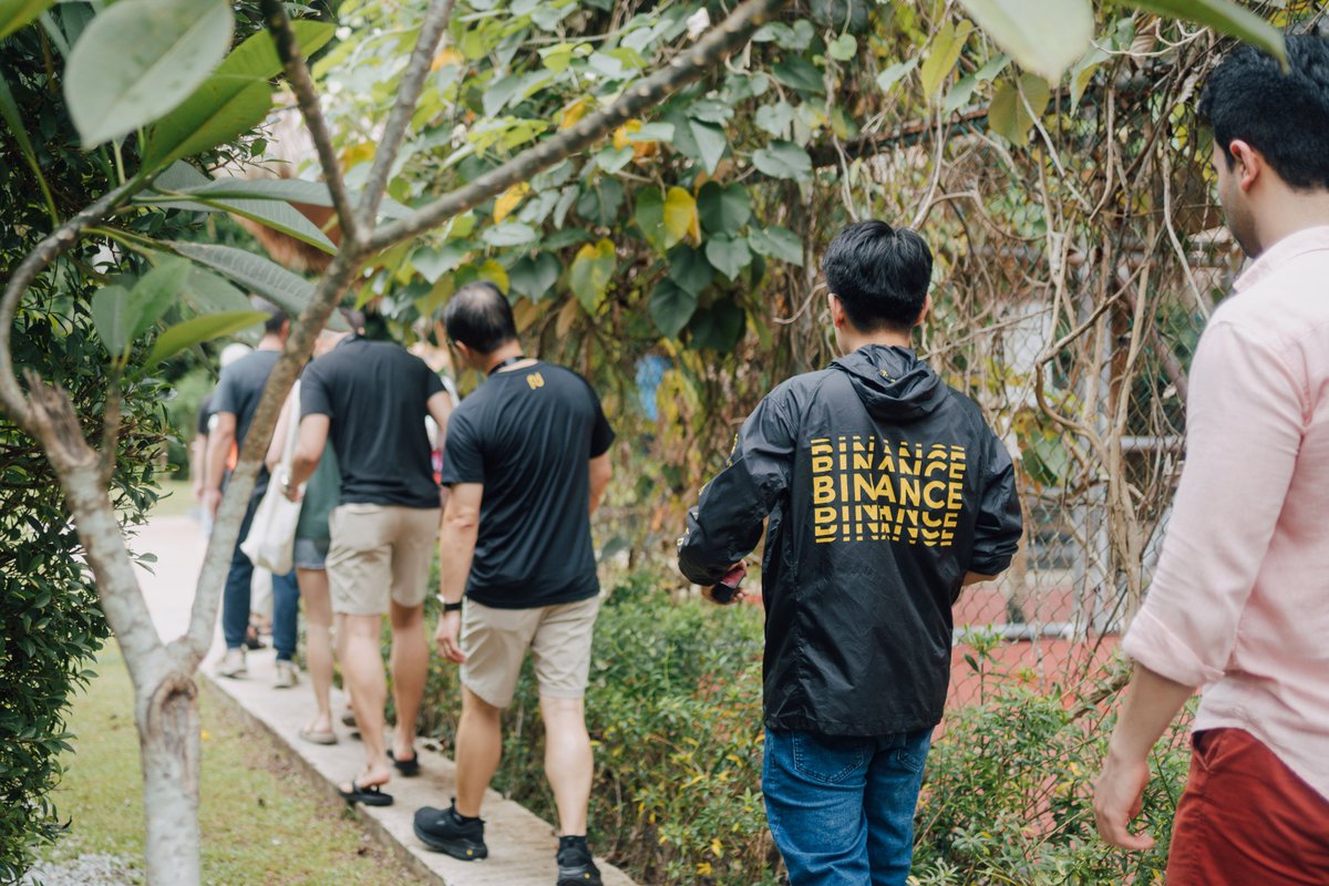 BinanceVIP's tweet photo. The #BinanceVIP Retreat is in full swing!

With private masterclasses, immersive workshops, and direct conversations with the Binance team, there are plenty of opportunities to connect and collaborate with fellow VIPs.