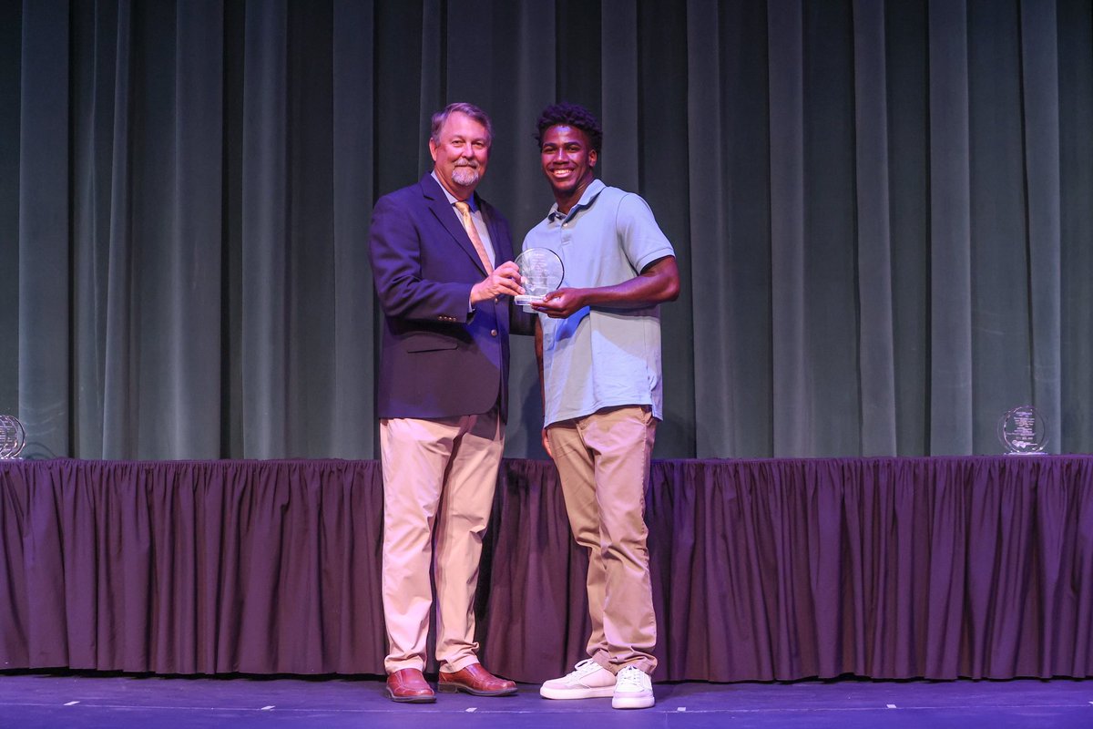 Servite Athletics tweet media