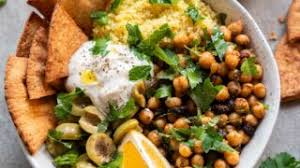 MyVegan_Reach's tweet photo. Moroccan Spiced Chickpea Bowls! 
Such a hearty chickpeas simmered in warm cumin + cinnamon, tossed with couscous, roasted veggies &amp; zesty lemon tahini—exotic, aromatic, ready in 25 mins! 
#VeganRecipes #PlantBasedDinner https://t.co/bEyhBn8KIZ