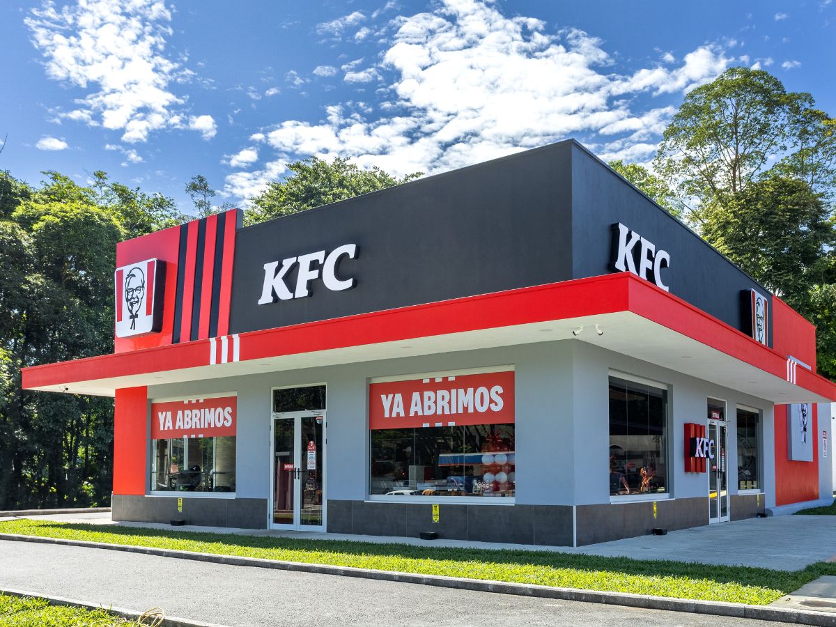 #Sostenibilidad 🌎
🌳 KFC Costa Rica reafirma su compromiso ambiental en el Día Mundial del Medio Ambiente
♻️ La marca avanza con una operación más sostenible con cubertería compostable, ahorro de agua y energía, y alianzas ambientales 

<a href="/kfc/">KFC</a> 

periodicomensaje.com/ambientales/13…