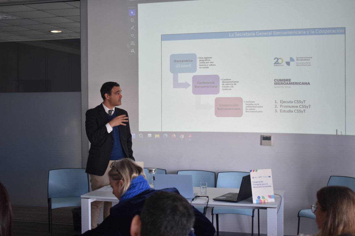 AuciUruguay's tweet image. La  directora técnica, María Delgado, subrayó la importancia de fortalecer las capacidades técnicas nacionales, a través de la articulación con otros actores claves y agradeció a los socios @AecidConoSur, @UEenUruguay @SEGIBdigital y @mercociudades por acompañar la iniciativa.