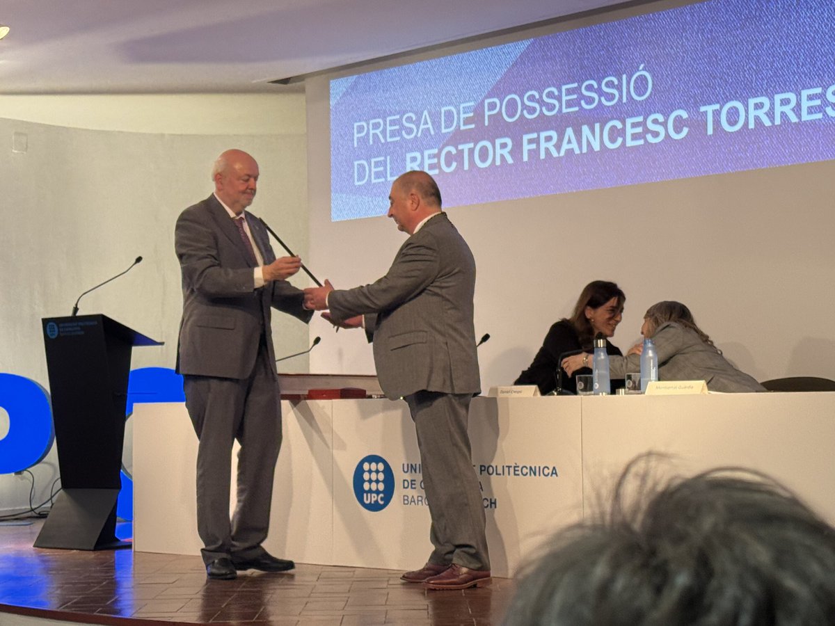 Emotiu traspàs entre el rector Crespo (sortint) i el rector Torres (entrant).
#Manresa està en la ment de <a href="/la_UPC/">Universitat Politècnica de Catalunya (UPC)</a> 
El projecte de la Fàbrica Nova va més enllà de mandats i serà mèrit de tots plegats per assolir l’objectiu.
Molta sort i encerts al nou equip directiu!
