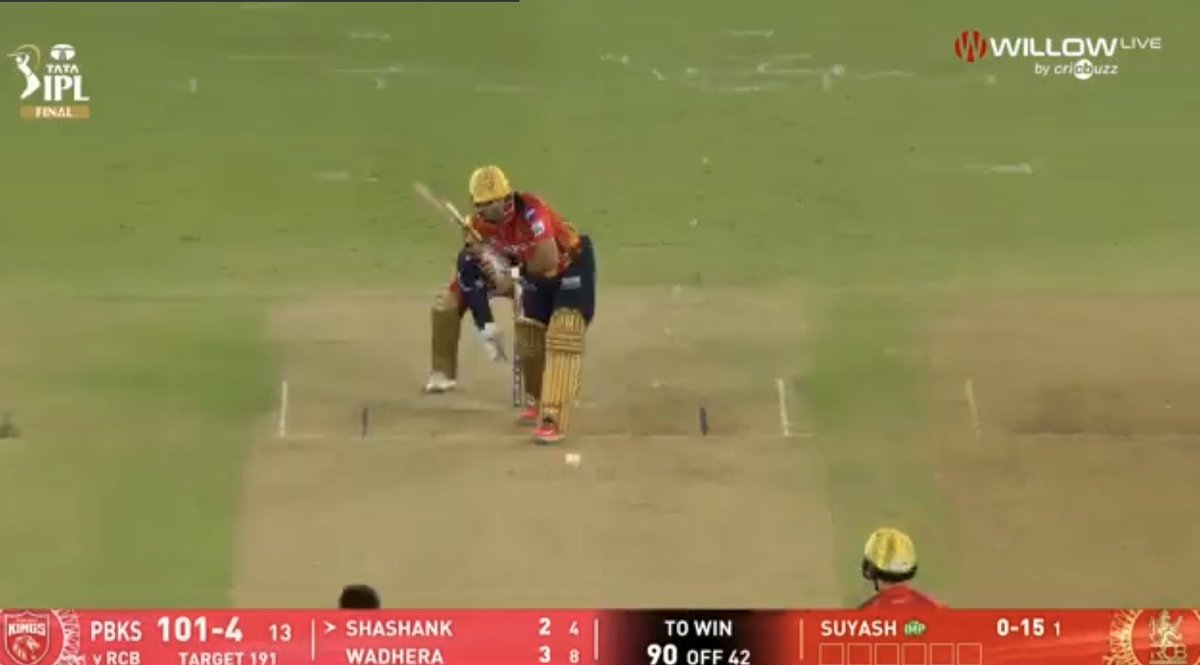 இன்னைக்கு RCB கப் அடிச்சா , 
இந்த ட்வீட்ட லைக் &amp; ஹேர் பண்ற 5 பேருக்கு Thuglife பட டிக்கட் பரிசு 🥳🥳🥳