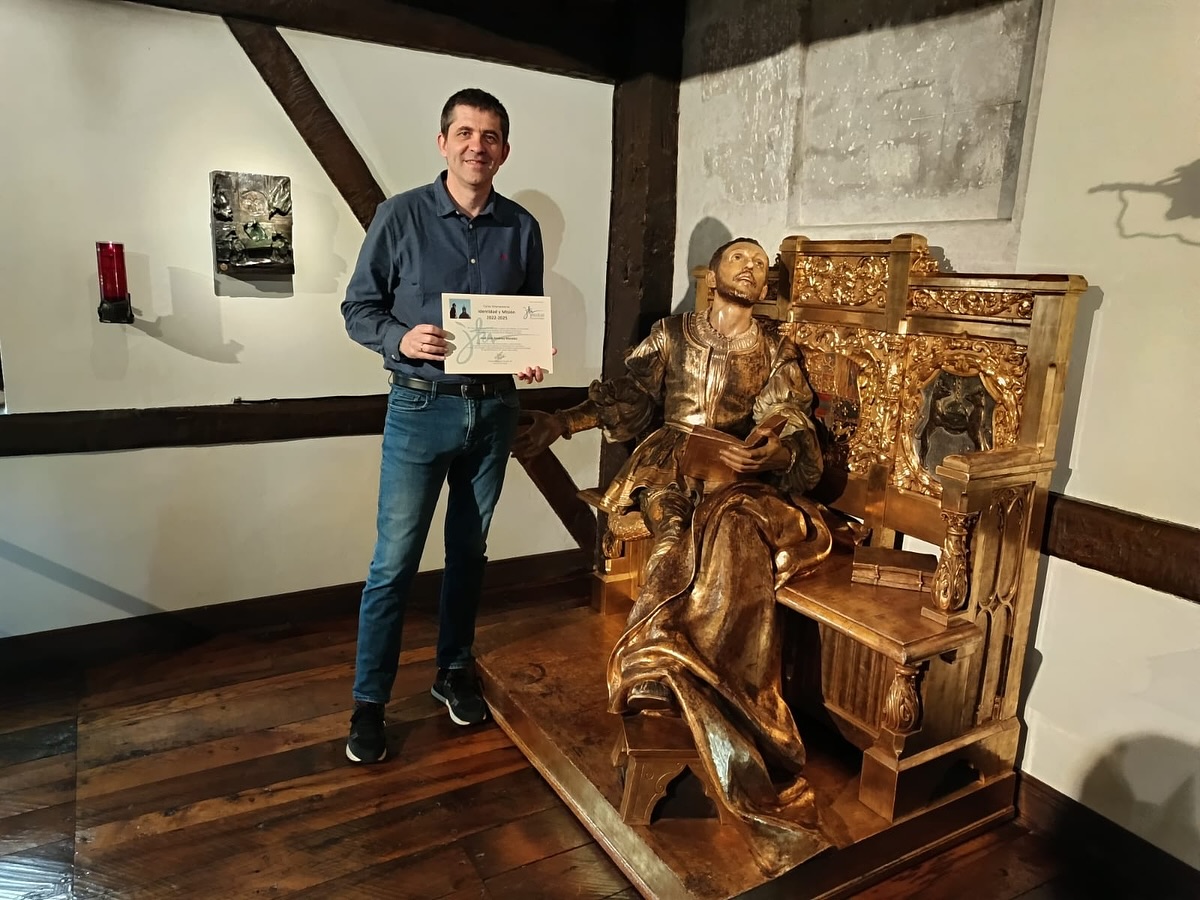 #ACTIVIDAD - Nuestro compañero José Luis Jiménez Morales ha finalizado el curso de IDENTIDAD y MISION.

Este fue el sexto y último módulo en Loyola. El curso ha consistido en dos módulos por año y en total han sido tres años.

#ColegioSanJosé #Málaga #FundaciónLoyola