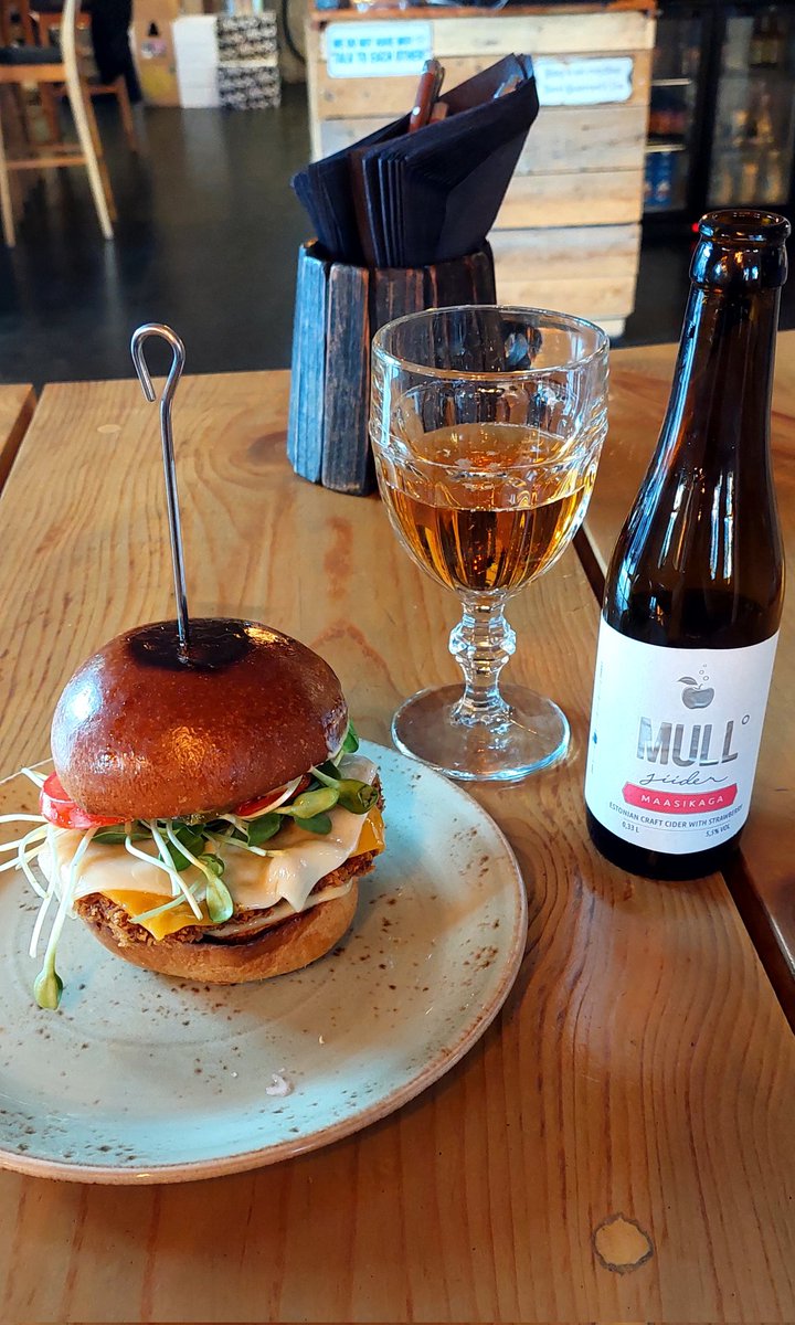 Burgerīts igauņu stilā uzēsts, var iet  pabļaut. 🫢😎